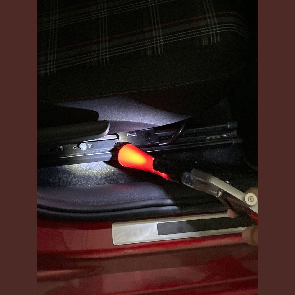 
                  
                    Tornador SPOT-LIGHT LED svjetlo s kopčom za profesionalno čišćenje interijera
                  
                