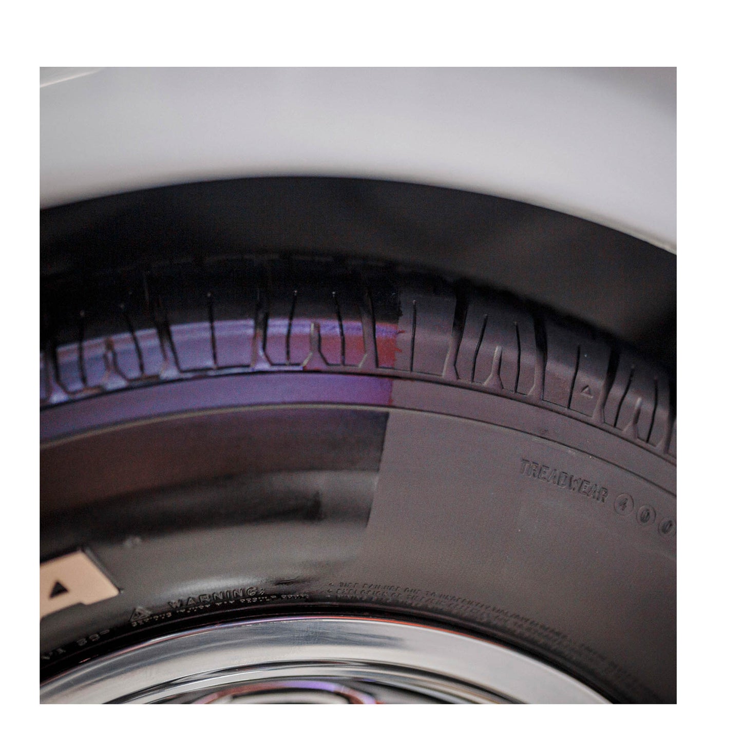 Bad Boys Tyre Dressing 5L premaz za gume i plastiku razlika s premazom i bez premaza